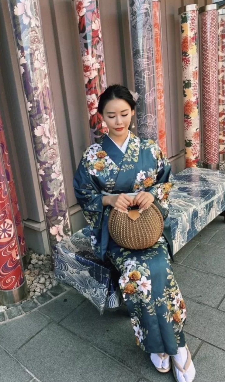 #10性感OL 遥香 第1张图