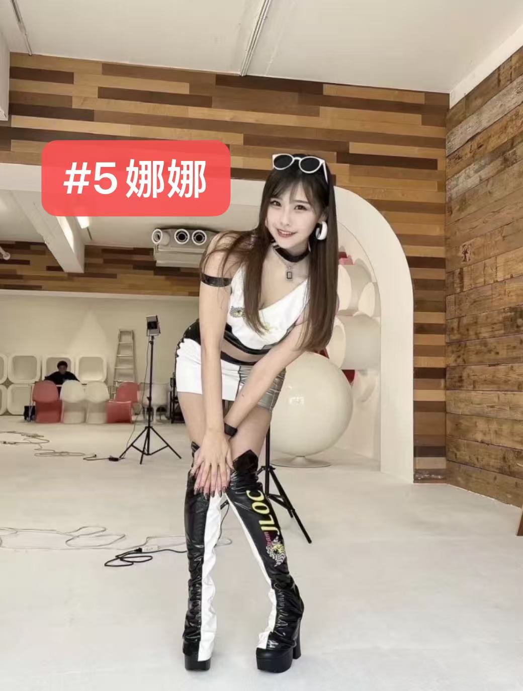 #5赛车女郎娜娜