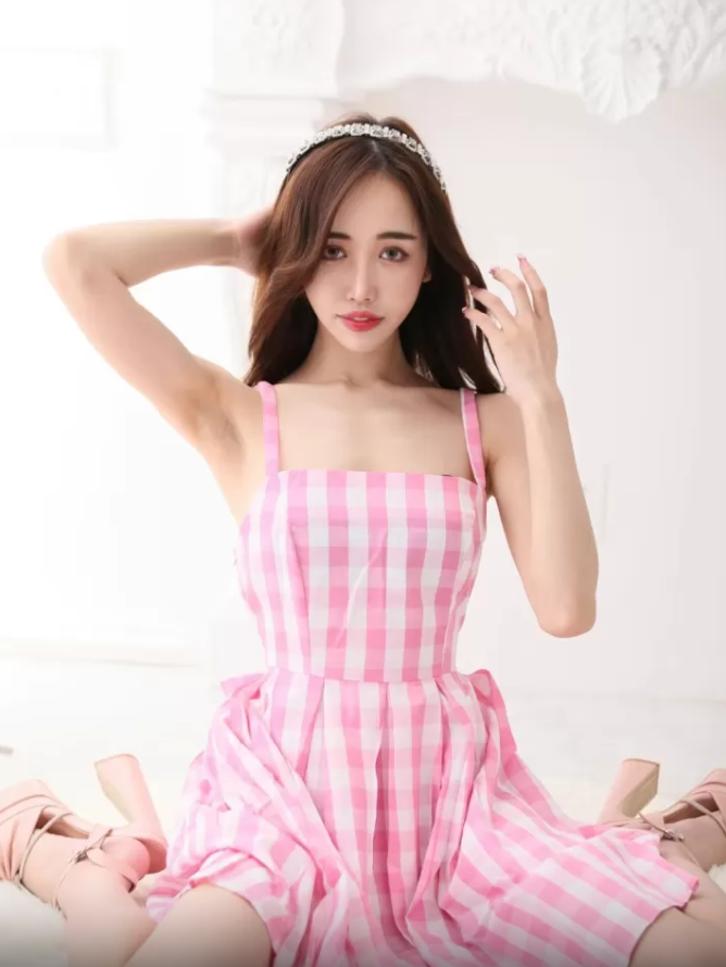 #50 性感菲娜 第3张图